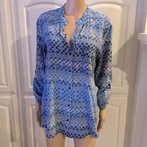 Beautiful Diane Von Furstenberg silk blouse in blues with design. Size 14
